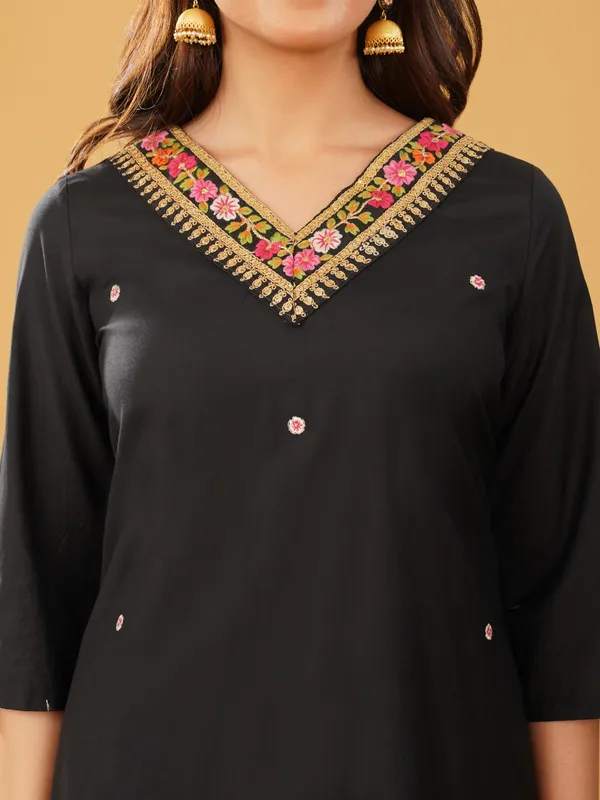 Women_Gorgeous_Black_Embroidered_Kurta_with_Pant_and_Dupatta(Set_of_2)