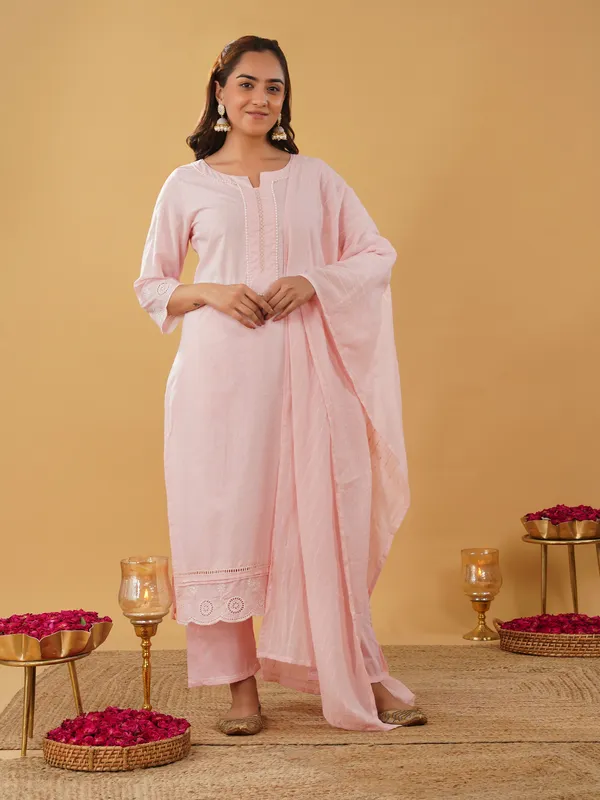 Women_Pink_Scalping_Zari_Kurta_with_Pant_and_Dupatta_(Set_of_3)