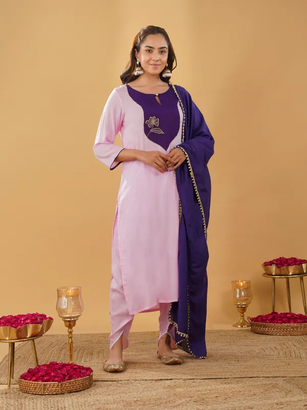 Women_Gorgeous_Pink_Purple_Patch_Embroidered_Kurta_with_Pant_and_Dupatta(Set_of_3)