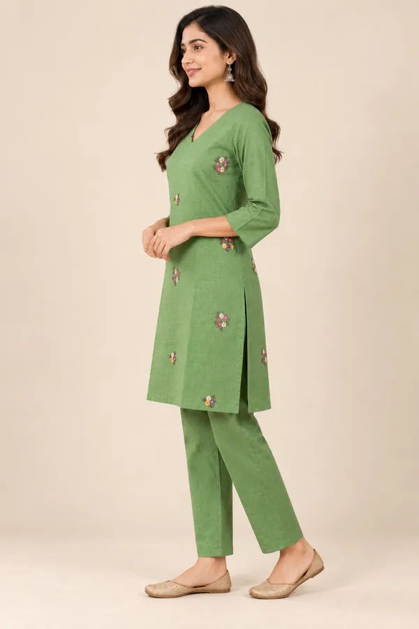 Green_Embroidered_Motif_Kurta_set