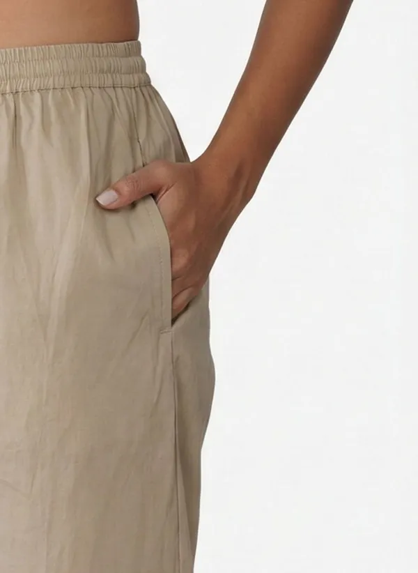 zuri_Women_Relaxed_Straight_Leg_High-Rise_Trousers