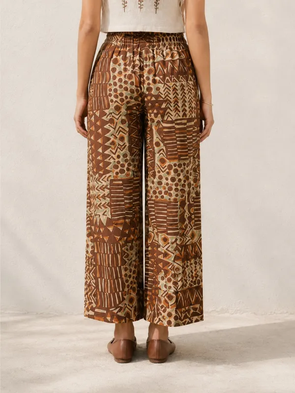 Women_Frilled_High-Rise_Wrinkle_Free_Flared_Trousers