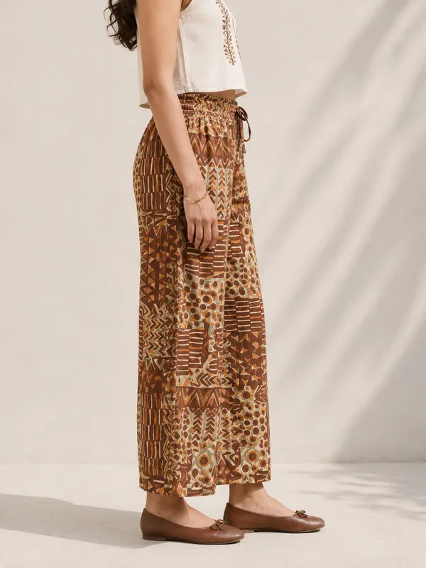 Women_Frilled_High-Rise_Wrinkle_Free_Flared_Trousers