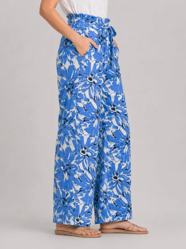Women_Frilled_High-Rise_Wrinkle_Free_Flared_Trousers