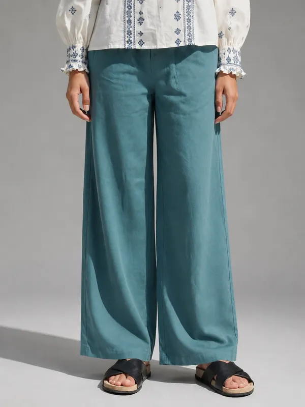 Women_Fluid_High_Rise_Smart_Flare_Trousers