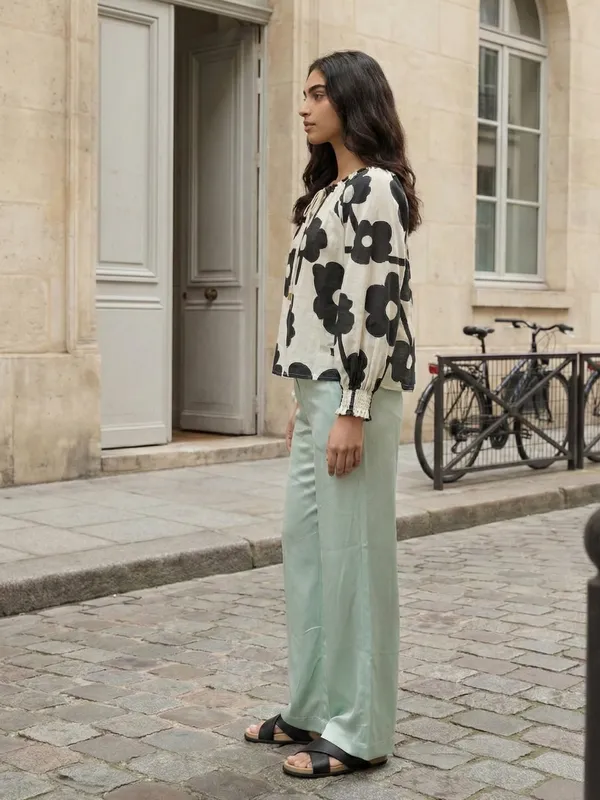 zuri_Women_Relaxed_Straight_Leg_High-Rise_Easy_Wash_Trousers