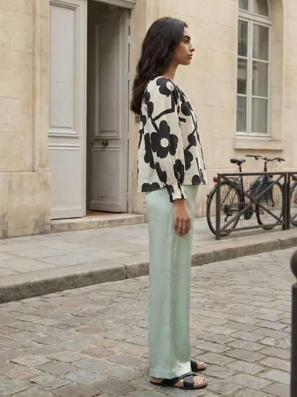 zuri_Women_Relaxed_Straight_Leg_High-Rise_Easy_Wash_Trousers