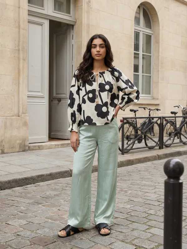 zuri_Women_Relaxed_Straight_Leg_High-Rise_Easy_Wash_Trousers