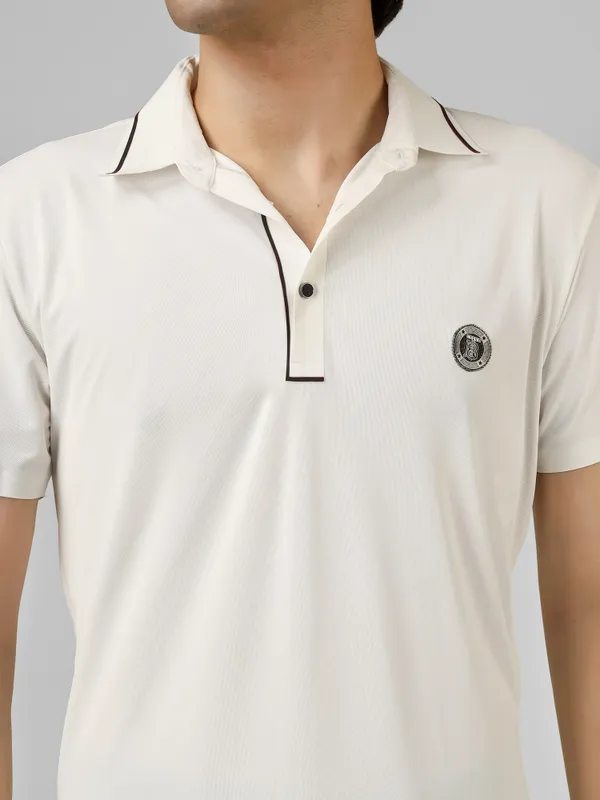 Seamless_White_Nylon_Short_Sleeve_Classic_Fit_Textured_Polo_T-Shirt_For_Men