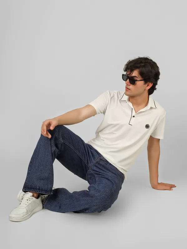 Seamless_White_Nylon_Short_Sleeve_Classic_Fit_Textured_Polo_T-Shirt_For_Men