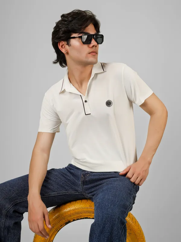 Seamless_White_Nylon_Short_Sleeve_Classic_Fit_Textured_Polo_T-Shirt_For_Men