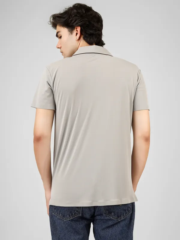 Seamless_Light_Grey_Nylon_Short_Sleeve_Classic_Fit_Textured_Polo_T-Shirt_For_Men