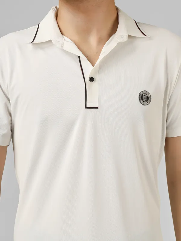 Seamless_White_Nylon_Short_Sleeve_Classic_Fit_Textured_Polo_T-Shirt_For_Men