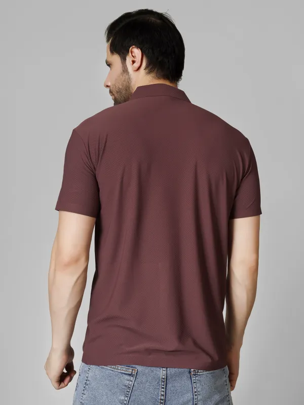 Maroon_stichless_nylon_Spread_Collar_T_Shirt_For_Men