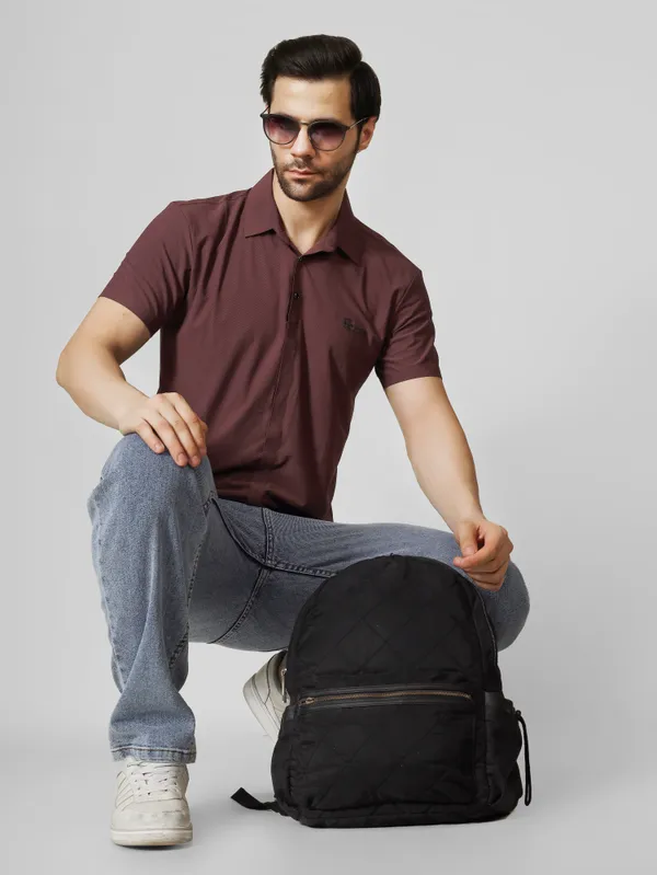 Maroon_stichless_nylon_Spread_Collar_T_Shirt_For_Men