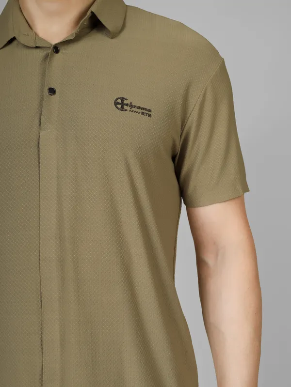 Dusty_Olive_Nylon_Textured_Spread_Collar_T_Shirt_For_Men