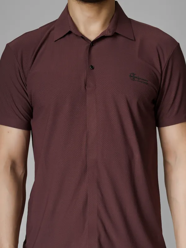 Maroon_stichless_nylon_Spread_Collar_T_Shirt_For_Men