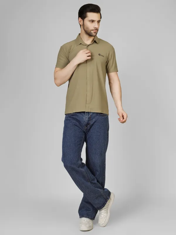 Dusty_Olive_Nylon_Textured_Spread_Collar_T_Shirt_For_Men