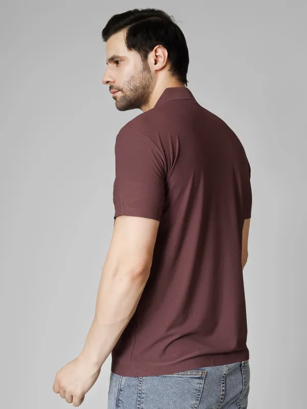 Maroon_stichless_nylon_Spread_Collar_T_Shirt_For_Men