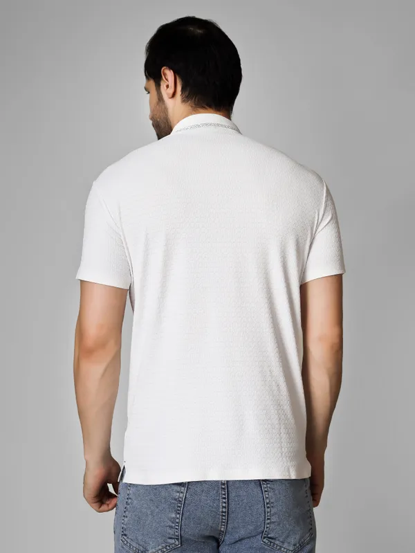 Seamless_White_Cotton_Modern_Fit_Black_Self-Design_Polo_T_Shirt_For_Men