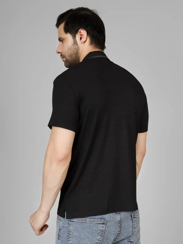 Seamless_Black_Cotton_Modern_Fit_Black_Self-Design_Polo_T_Shirt_For_Men