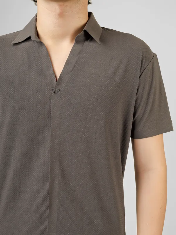 Grey_Nylon_V-Neck_Seamless_T-Shirt__For_Men