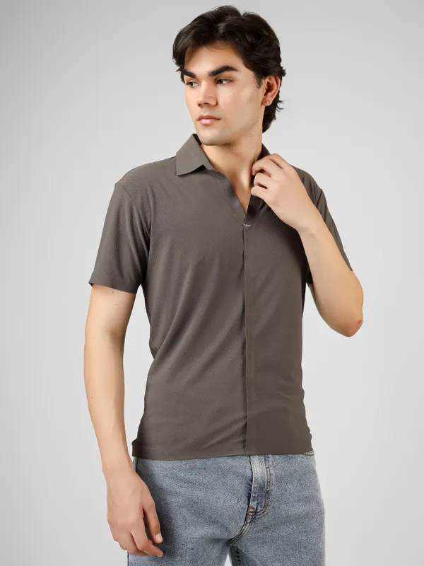 Grey_Nylon_V-Neck_Seamless_T-Shirt__For_Men