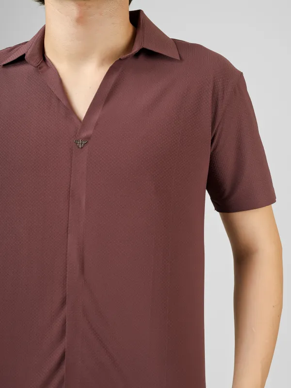 Maroon_Nylon_V-Neck_Seamless_T-Shirt__For_Men