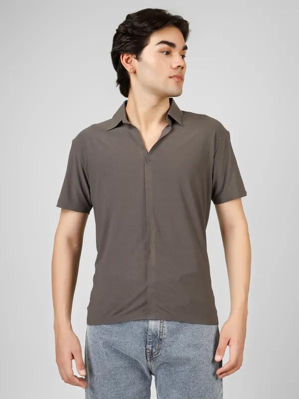 Grey_Nylon_V-Neck_Seamless_T-Shirt__For_Men