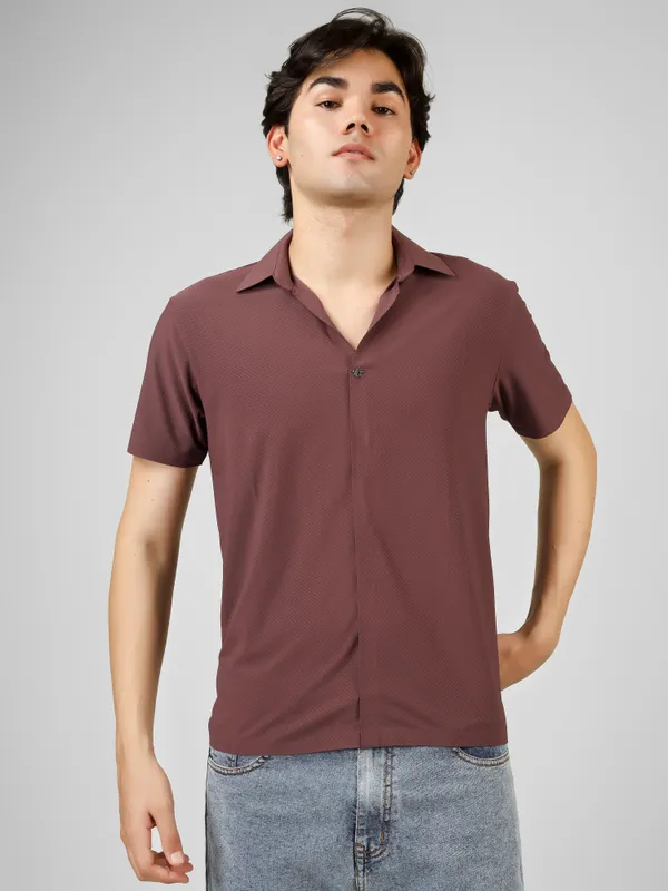 Maroon_Nylon_V-Neck_Seamless_T-Shirt__For_Men