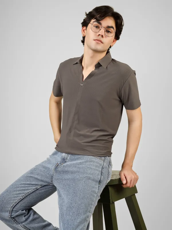 Grey_Nylon_V-Neck_Seamless_T-Shirt__For_Men
