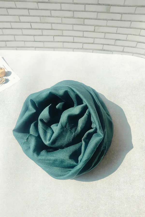 Emerald_Green_Premium_Modal_Cotton_Hijab_For_Women_(180_Cm_X_70_Cm)