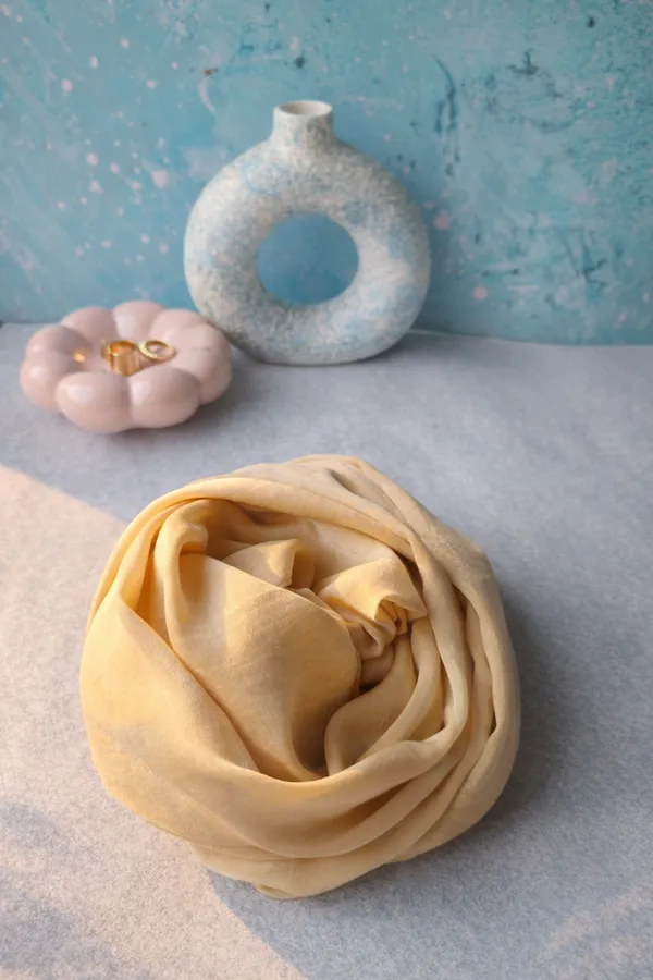 Buttercream_Velvet_Satin_Premium_Hijab