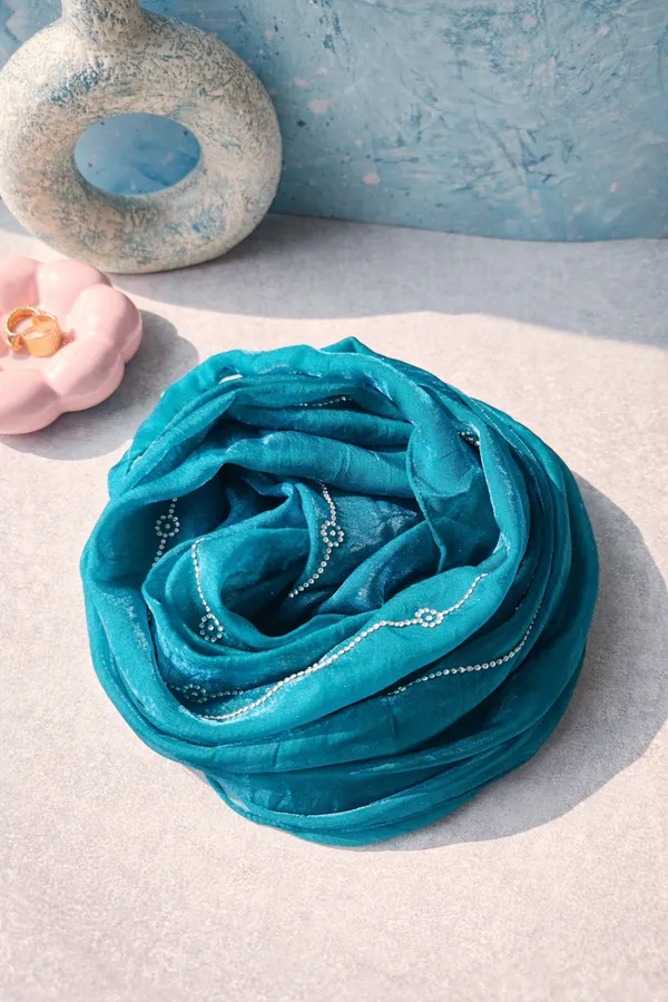 Emerald_Aura_Shimmer_Hijab
