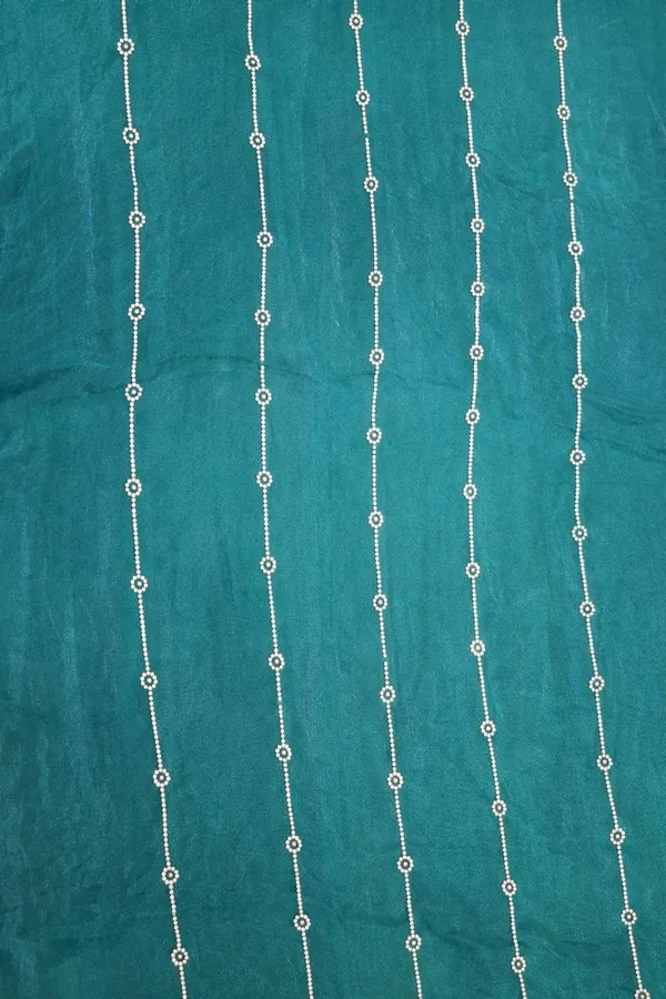 Emerald_Aura_Shimmer_Hijab