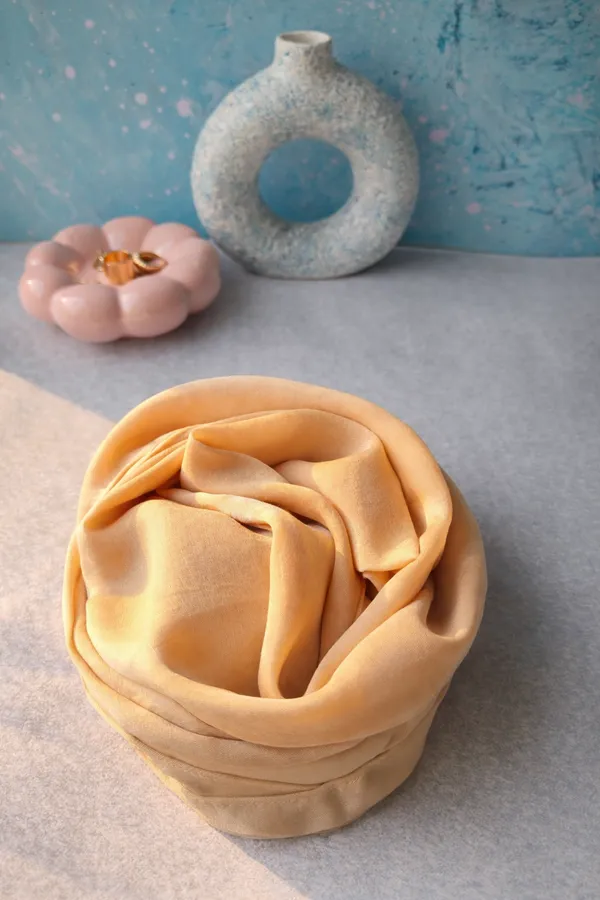 Honeyglow_Velvet_Satin_Premium_Hijab