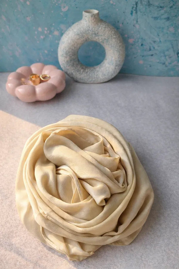 Vanillasilk_Velvet_Satin_Premium_Hijab