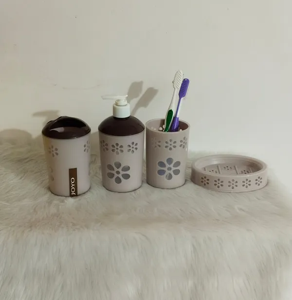 Beige_ABS_Plastic_Bathroom_Accessory_Set_Of_4