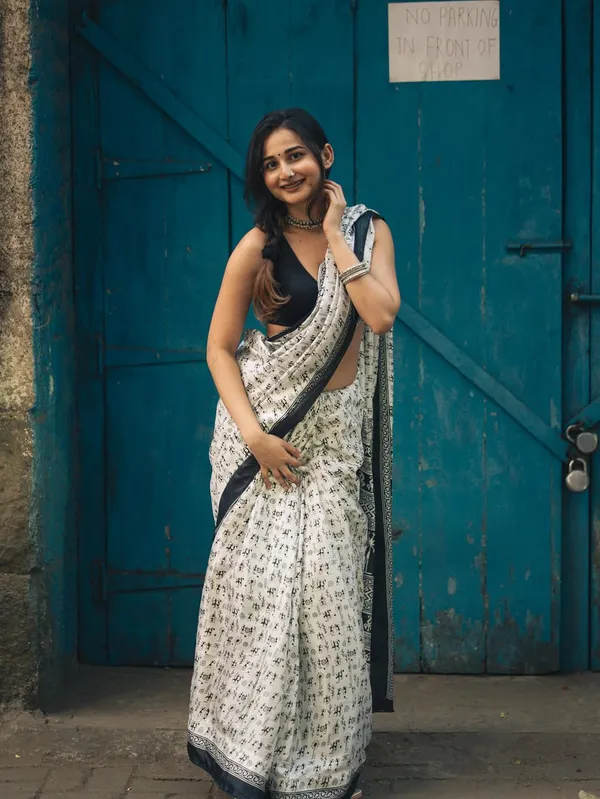 Blooming_Elegance_Saree__|_premium_|_Sunshine_Elegance_Linen