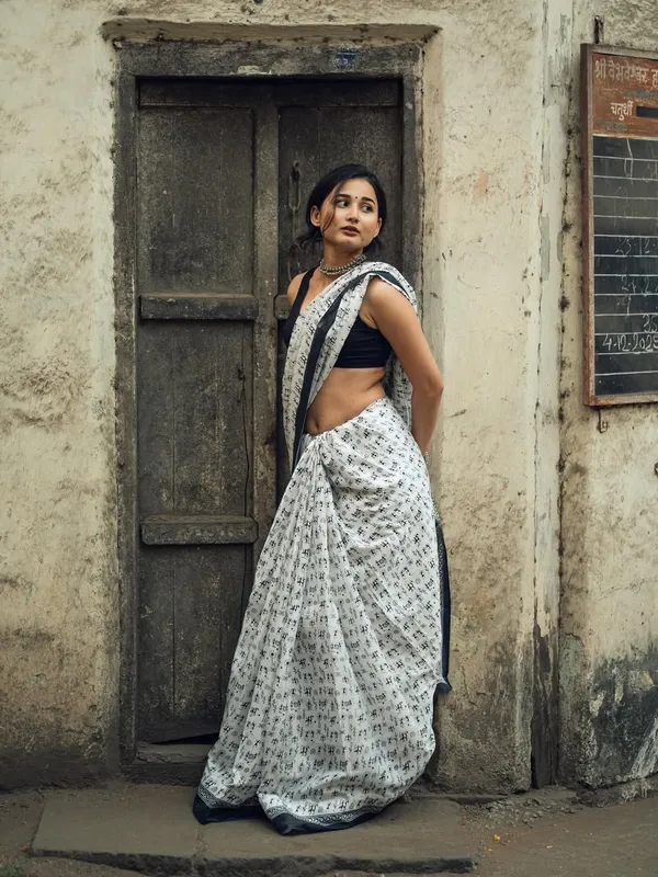 Blooming_Elegance_Saree__|_premium_|_Sunshine_Elegance_Linen