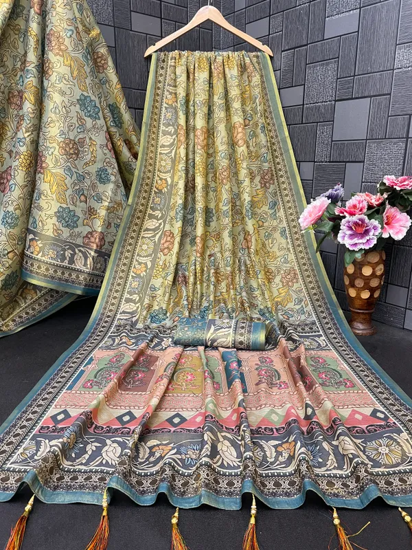 Color_Symphony_Saree_with_Stylish_Blouse