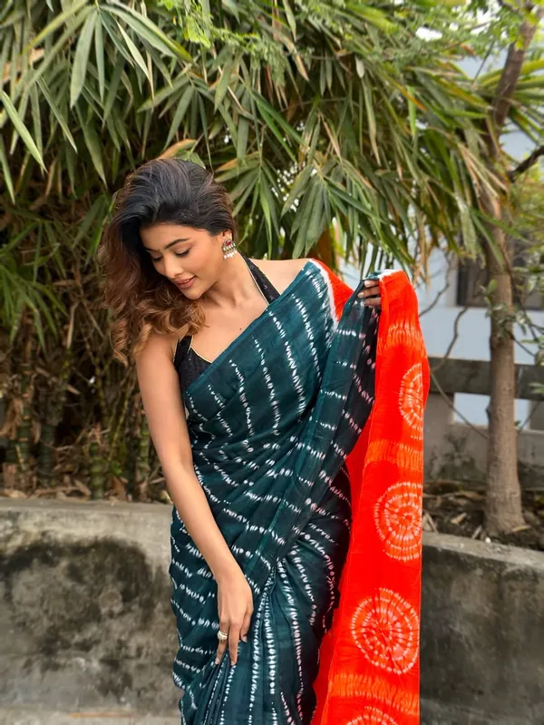 Blooming_Elegance_Saree__|_premium_|_Sunshine_Elegance_Linen