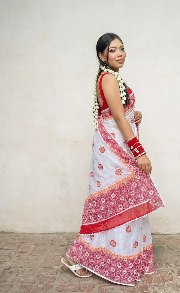 Traditional_Look_with_Modern_Elegance_|_Ideal_Gift_Choice_for_Women_|_Perfect_for_Daily_Wear