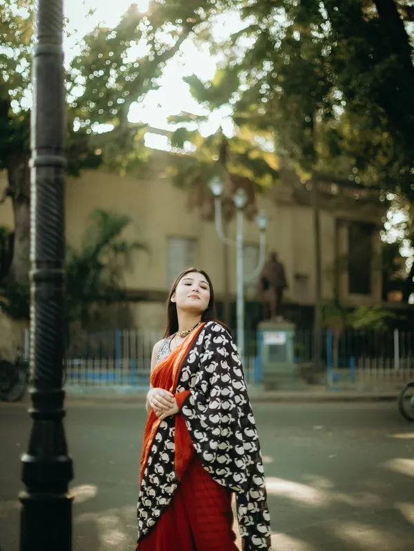 Soft_Bloom_linen_cotton_saree_|_Linen_Aura_Elegance
