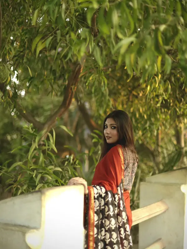 Soft_Bloom_linen_cotton_saree_|_Linen_Aura_Elegance