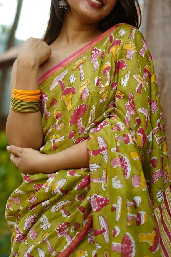 Rangrez_Charm_Saree_with_Blouse