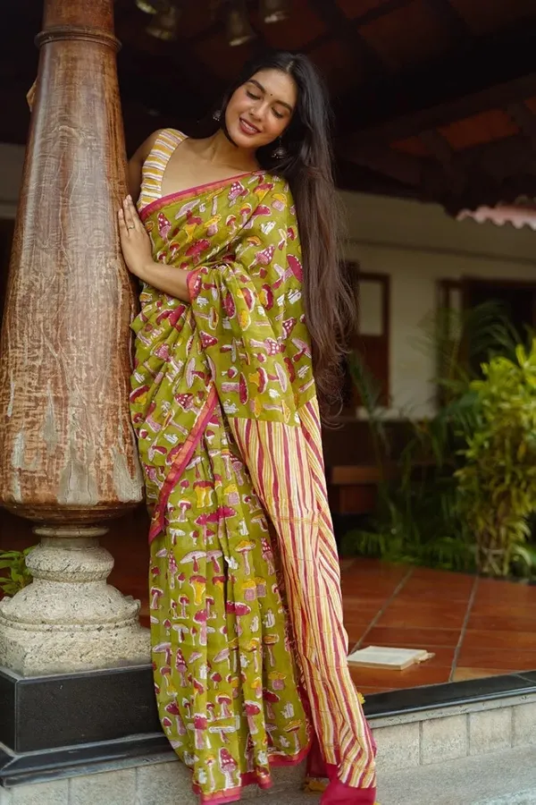 Rangrez_Charm_Saree_with_Blouse