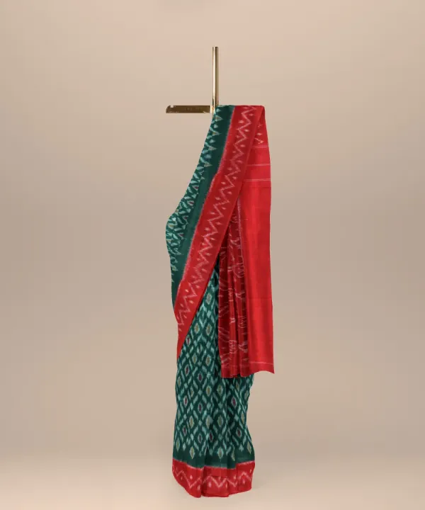 Luxury_Jacquard_Saree_with_Contemporary_Fashion