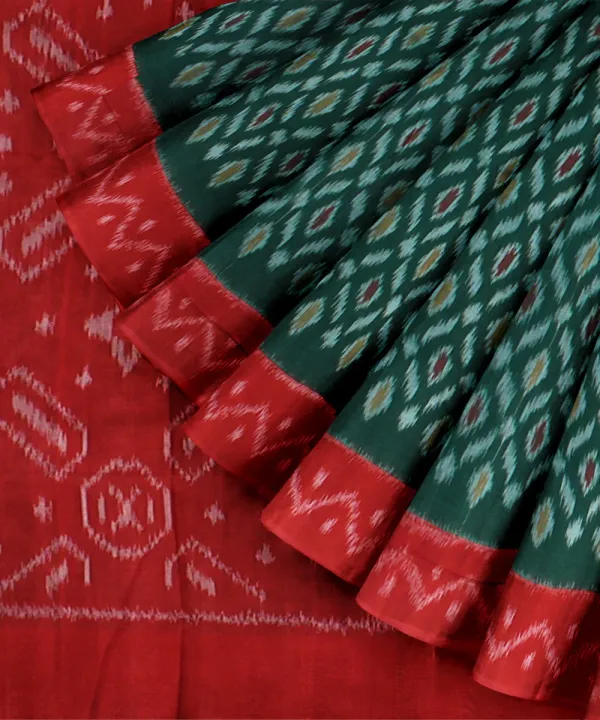 Luxury_Jacquard_Saree_with_Contemporary_Fashion
