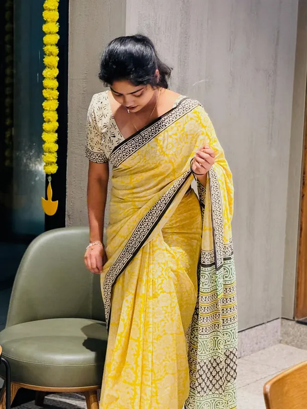 Soft_Bloom_linen_cotton_saree_|_Linen_Aura_Elegance